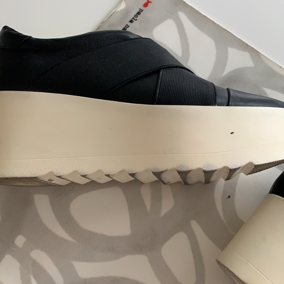 Kendall and Kylie black pointy wedges white soles - Picture 6 of 15